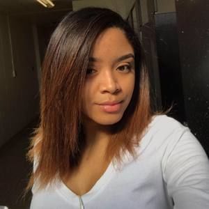 Meet your Posher, Yesenia